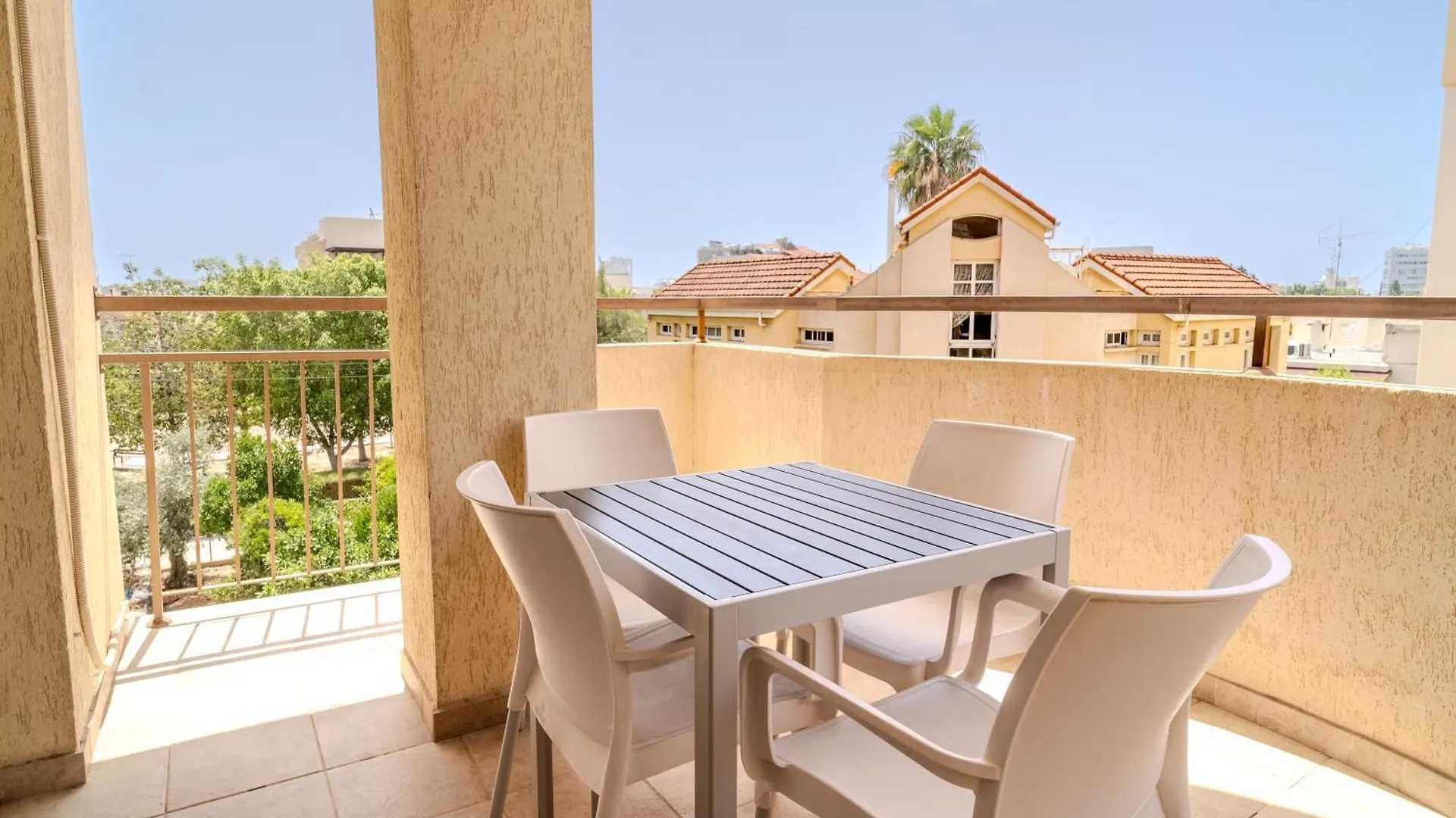 דירה לרנקה Hippo One Bedroom Flat קפריסין